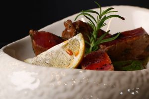 Філе тунця гриль з соусом з руколи (за 100г)