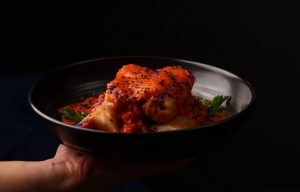 Голубці з соусом парміджано та трюфельною олією