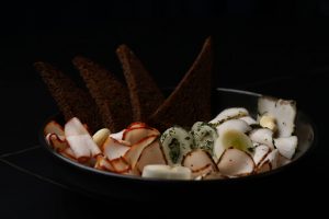 Карпачо з трьох видів сала